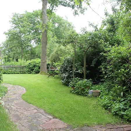 Spacious House With Garden In 펜션 *