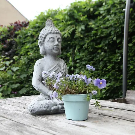 펜션 Spacious House With Garden In 베르겐