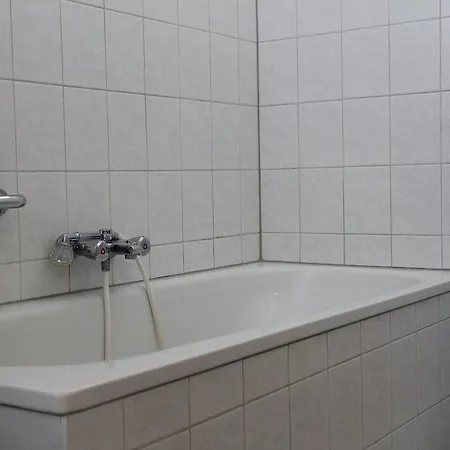 Spacious House With Garden In 펜션