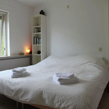 Spacious House With Garden In