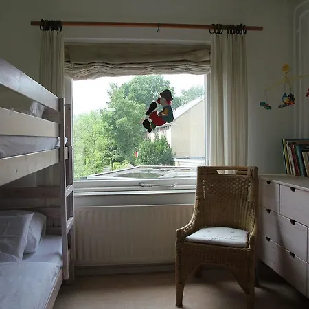 펜션 Spacious House With Garden In 베르겐