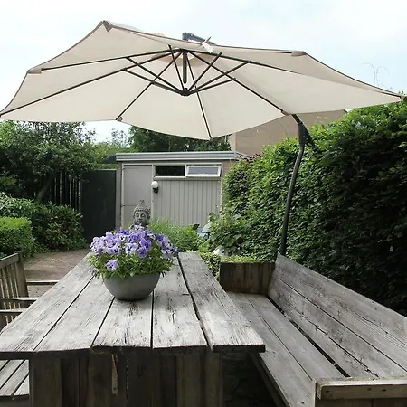 Spacious House With Garden In * 베르겐