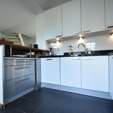 Spacious House With Garden In 펜션 베르겐