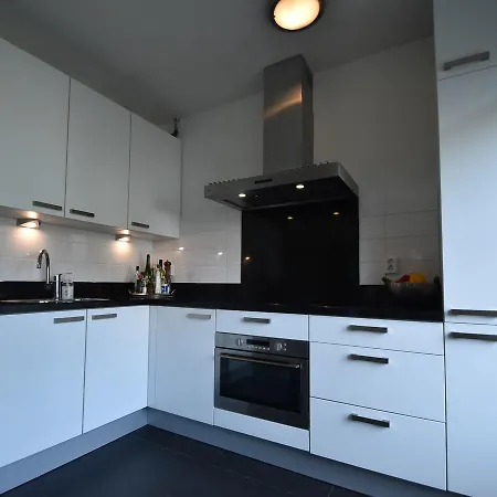 Spacious House With Garden In * 베르겐